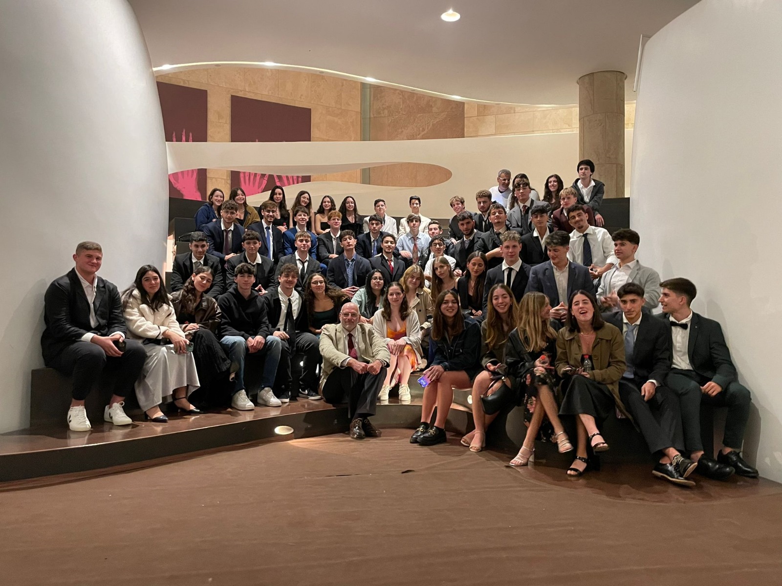 ביקור באופרה תלמידי מקיף יהוד איליה מזין